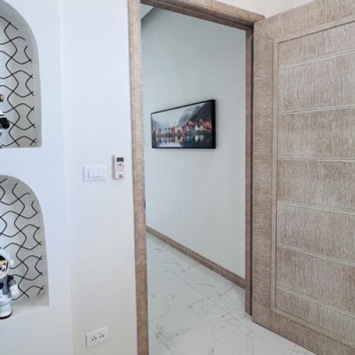 บานประตูในบ้านโพลีสไตรีน